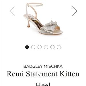 Badgley Mischka kitten heel w/free clutch